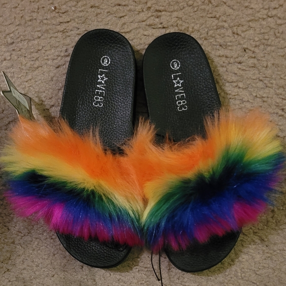 🌈RAINBOW SLIDE**SLIPPERS!! 2CUTE!! - Picture 5 of 8